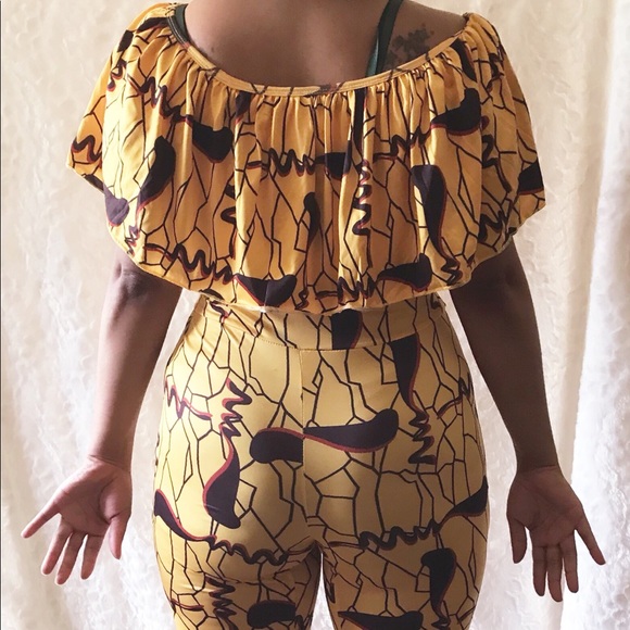 Abstract Off Shoulder Jumpsuit - Picture 3 of 7